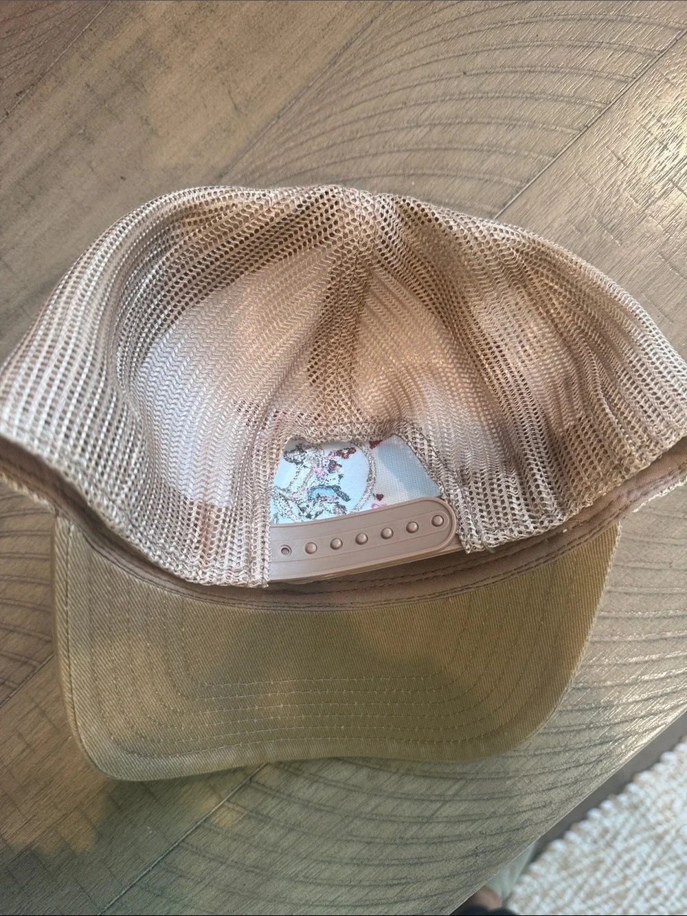 American Eagle Trucker Hat - Cream & Tan